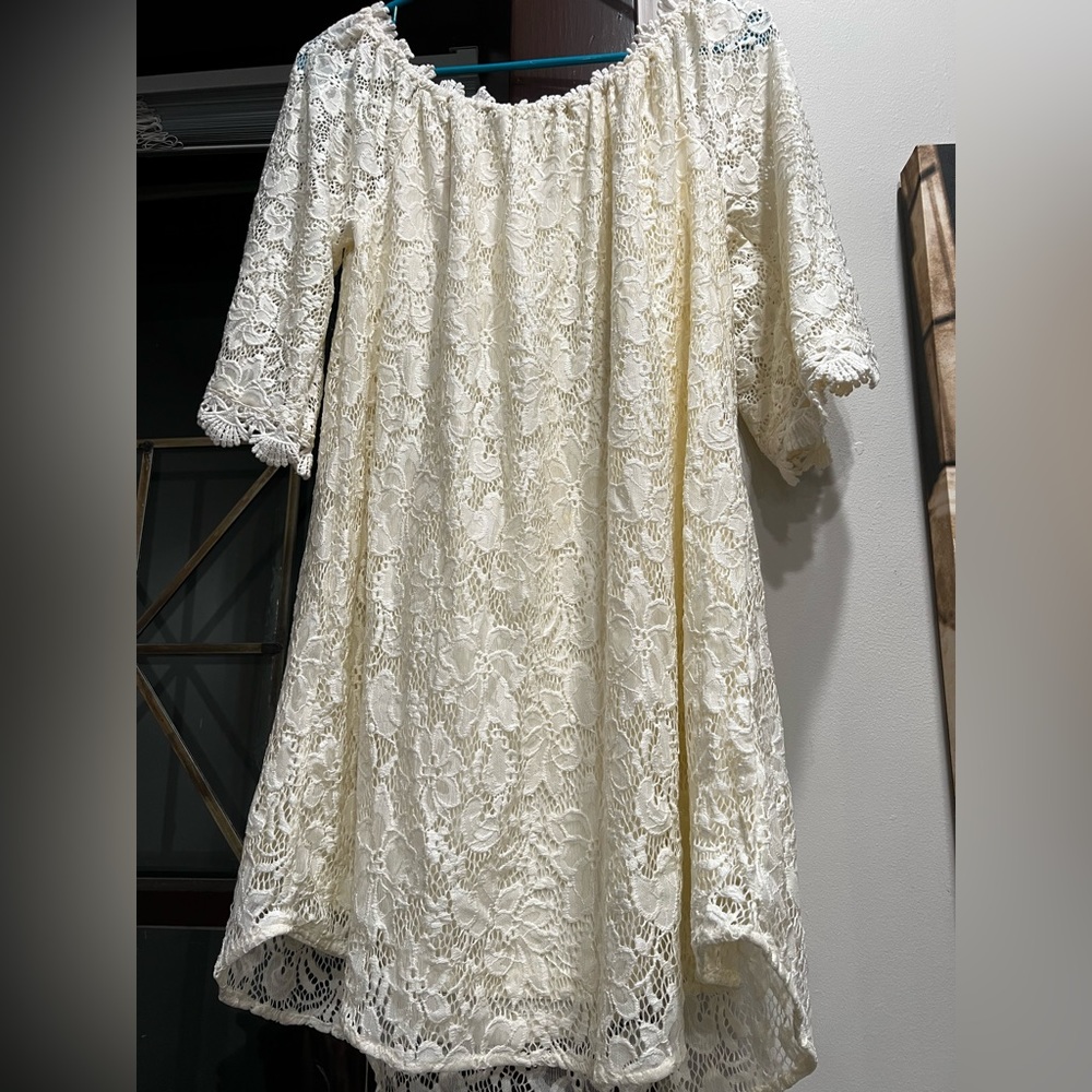 Umgee Boutique shirt Med Cream color